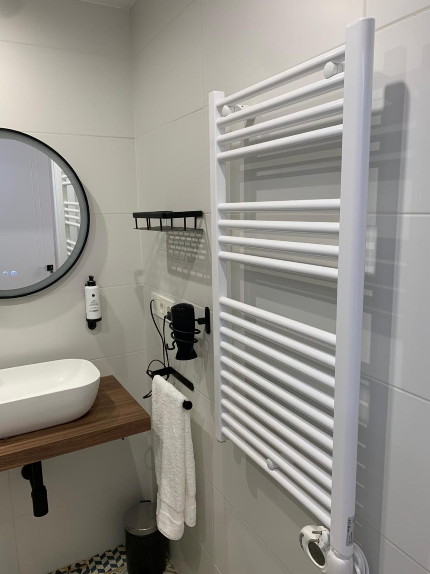 Apartamentos Lux Carrion كاريون دي لوس كونديس المظهر الخارجي الصورة